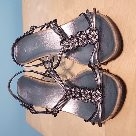 KENNETH COLE REACTION Silver Leather Wedge Sandals, Size 7.5 - Picture 2 of 7